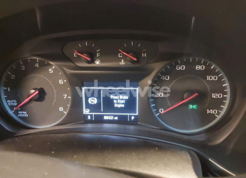 Photo 7 of 2018 Chevrolet Equinox LT (VIN 2GNAXTEX3J6179156)