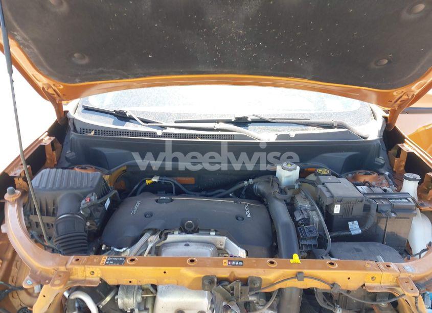 Photo 10 of 2018 Chevrolet Equinox LT (VIN 2GNAXTEX3J6181361)