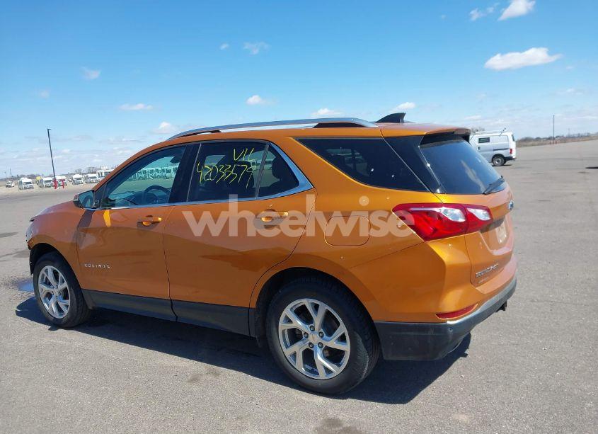 Photo 14 of 2018 Chevrolet Equinox LT (VIN 2GNAXTEX3J6181361)