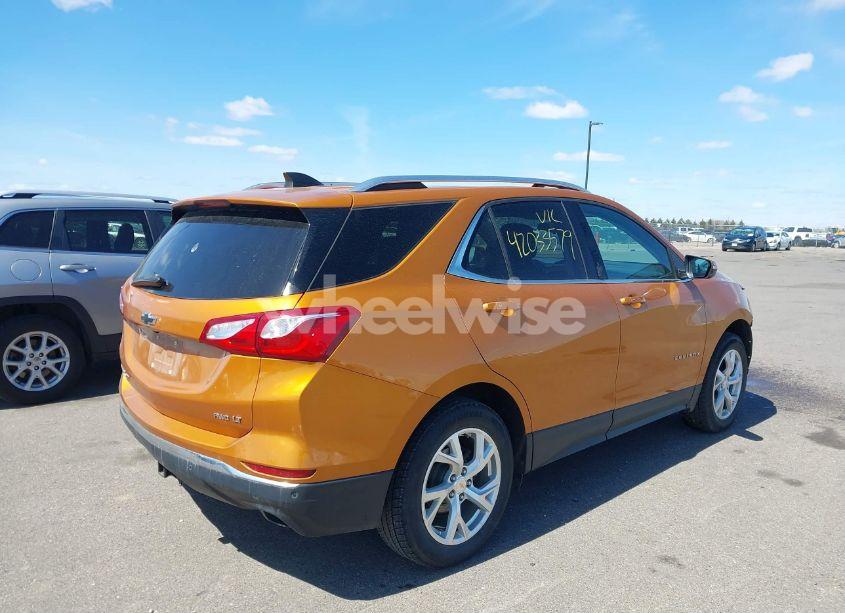 Photo 4 of 2018 Chevrolet Equinox LT (VIN 2GNAXTEX3J6181361)