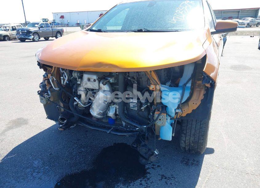Photo 6 of 2018 Chevrolet Equinox LT (VIN 2GNAXTEX3J6181361)