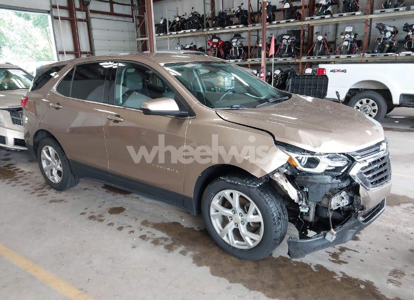 2018 Chevrolet Equinox LT (VIN 2GNAXTEX4J6221219) main photo
