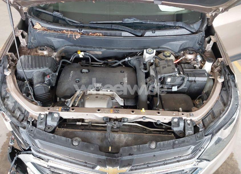 Photo 10 of 2018 Chevrolet Equinox LT (VIN 2GNAXTEX4J6221219)