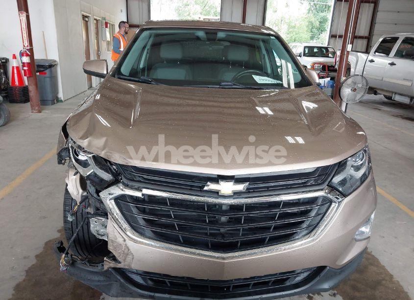 Photo 12 of 2018 Chevrolet Equinox LT (VIN 2GNAXTEX4J6221219)