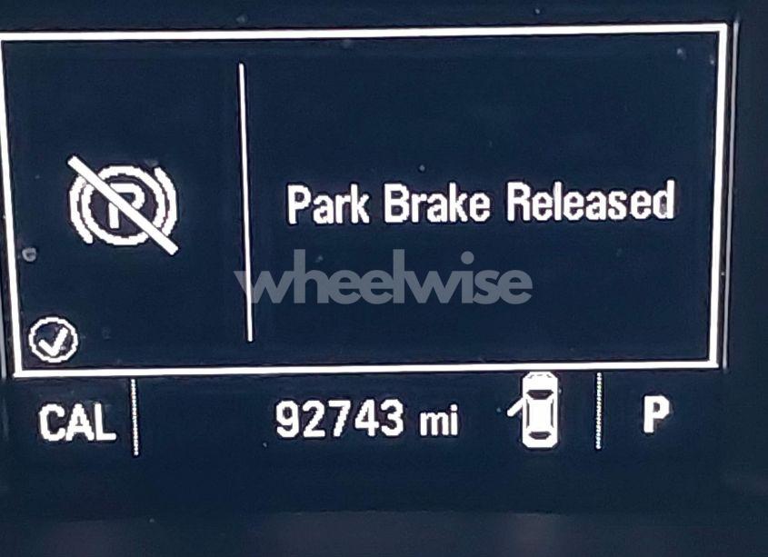 Photo 15 of 2018 Chevrolet Equinox LT (VIN 2GNAXTEX4J6221219)