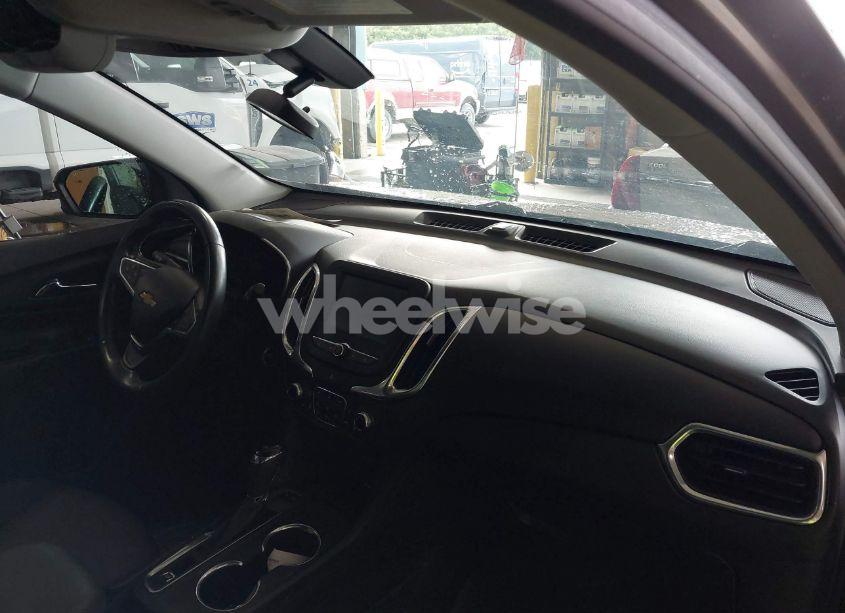 Photo 17 of 2018 Chevrolet Equinox LT (VIN 2GNAXTEX4J6221219)