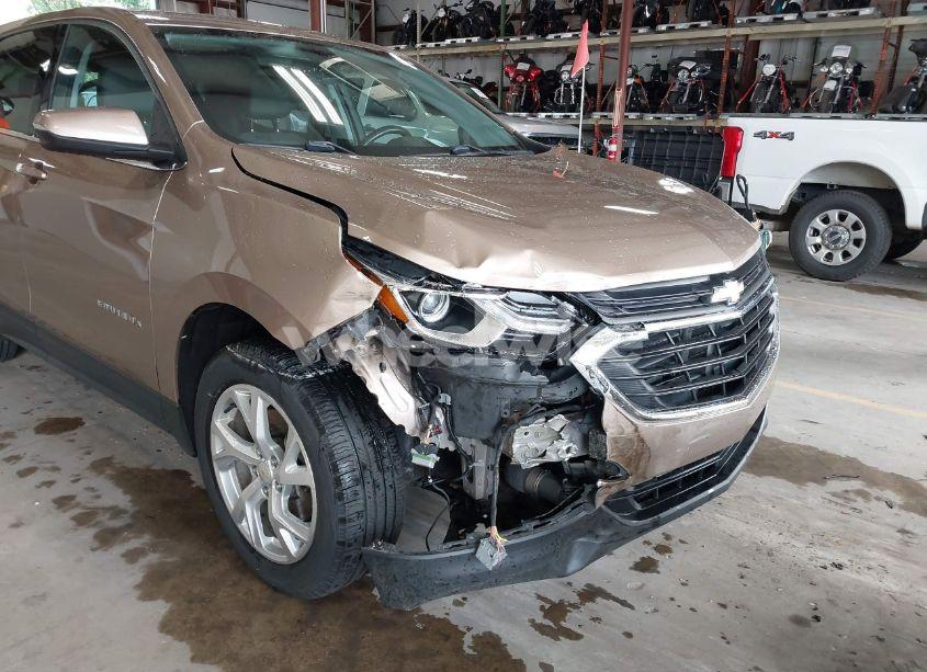 Photo 6 of 2018 Chevrolet Equinox LT (VIN 2GNAXTEX4J6221219)