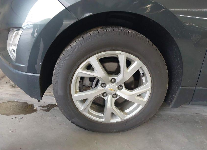 Photo 12 of 2018 Chevrolet Equinox LT (VIN 2GNAXTEX4J6245682)