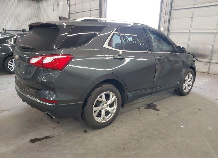 Photo 4 of 2018 Chevrolet Equinox LT (VIN 2GNAXTEX4J6245682)