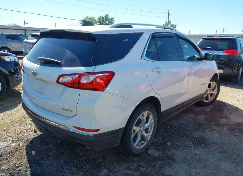 Photo 4 of 2018 Chevrolet Equinox LT (VIN 2GNAXTEX5J6321278)