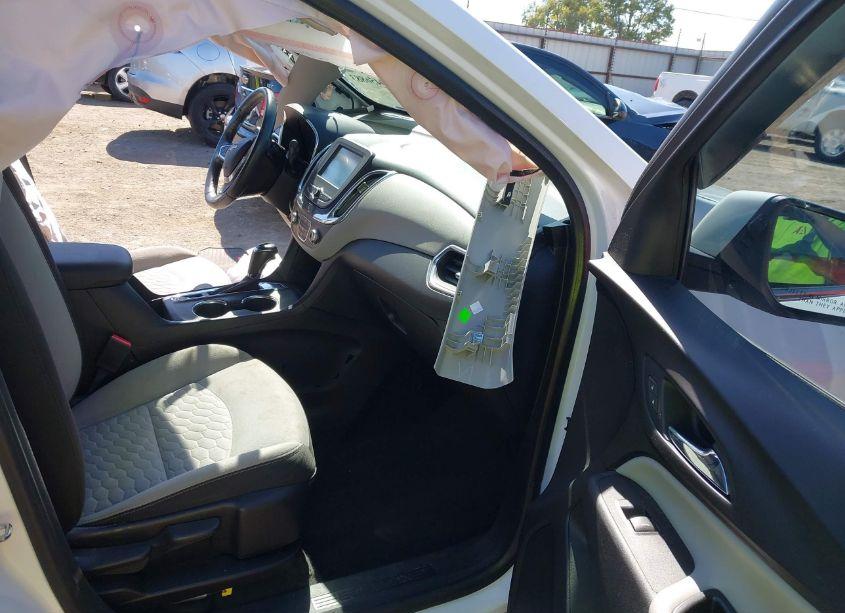 Photo 5 of 2018 Chevrolet Equinox LT (VIN 2GNAXTEX5J6321278)