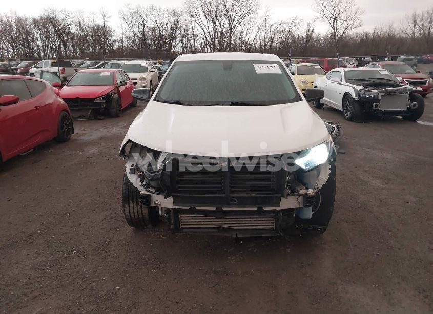 Photo 12 of 2018 Chevrolet Equinox LT (VIN 2GNAXTEX5J6344446)