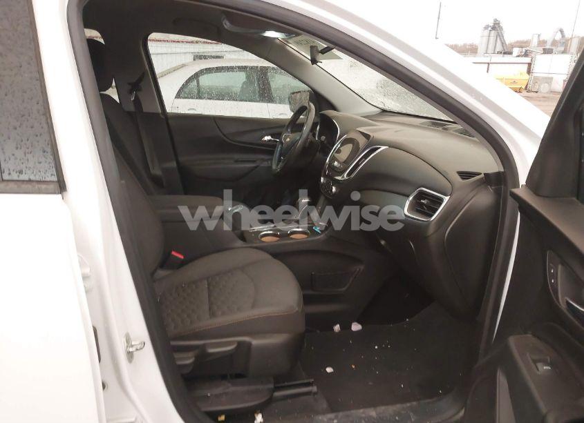 Photo 5 of 2018 Chevrolet Equinox LT (VIN 2GNAXTEX5J6344446)