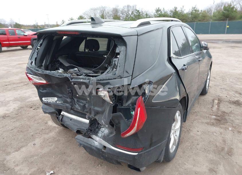 Photo 4 of 2018 Chevrolet Equinox LT (VIN 2GNAXTEX5J6344804)