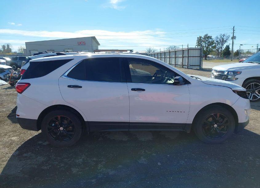 Photo 13 of 2018 Chevrolet Equinox LT (VIN 2GNAXTEX6J6237874)