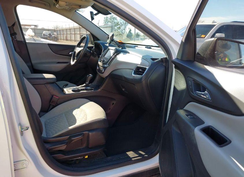 Photo 5 of 2018 Chevrolet Equinox LT (VIN 2GNAXTEX6J6237874)