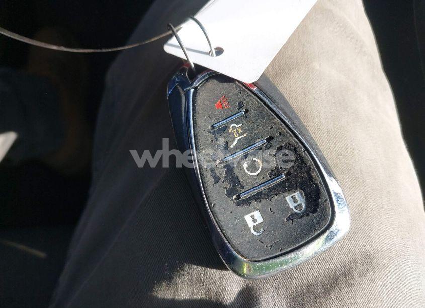 Photo 11 of 2018 Chevrolet Equinox LT (VIN 2GNAXTEX7J6156785)