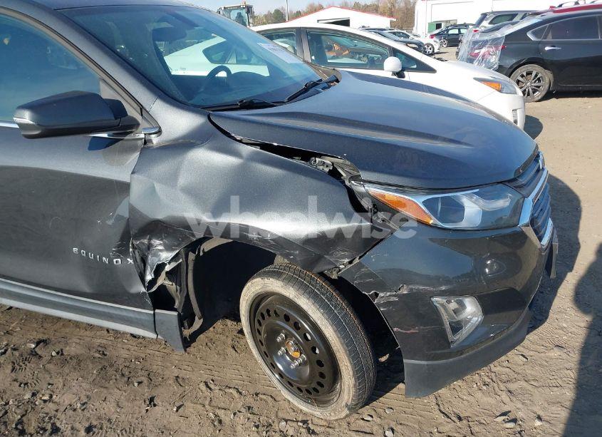 Photo 6 of 2018 Chevrolet Equinox LT (VIN 2GNAXTEX7J6156785)