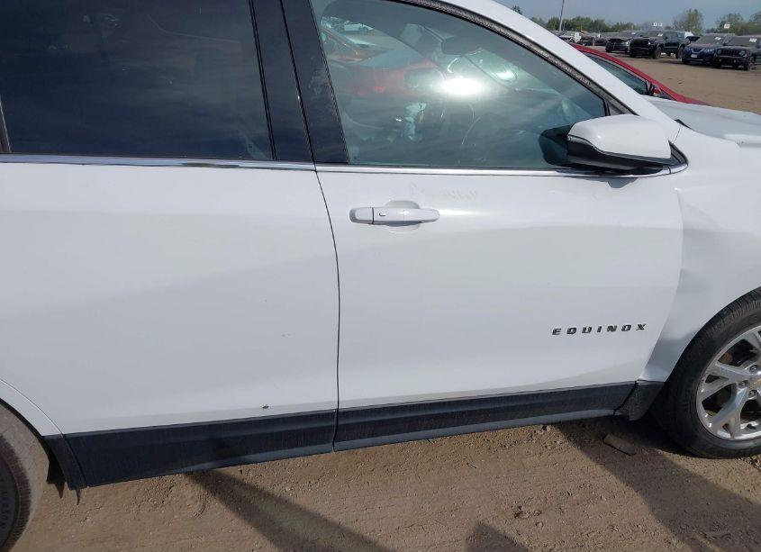 Photo 13 of 2018 Chevrolet Equinox LT (VIN 2GNAXTEX7J6257227)