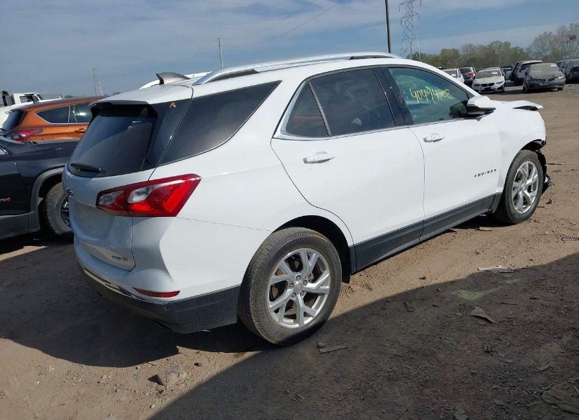 Photo 4 of 2018 Chevrolet Equinox LT (VIN 2GNAXTEX7J6257227)