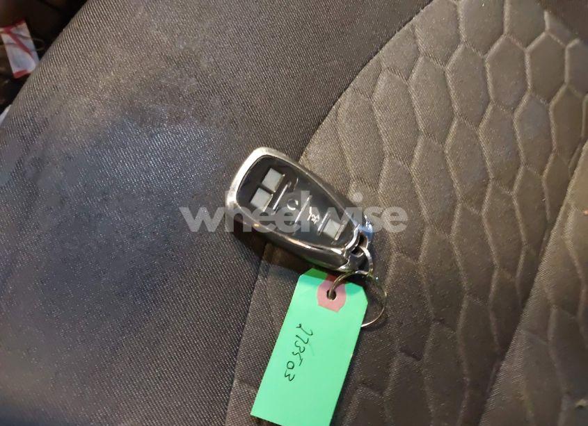 Photo 11 of 2018 Chevrolet Equinox LT (VIN 2GNAXTEX8J6273503)