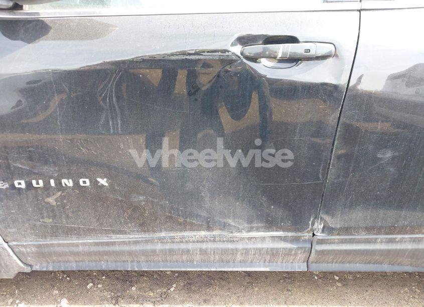 Photo 12 of 2018 Chevrolet Equinox LT (VIN 2GNAXTEX8J6273503)