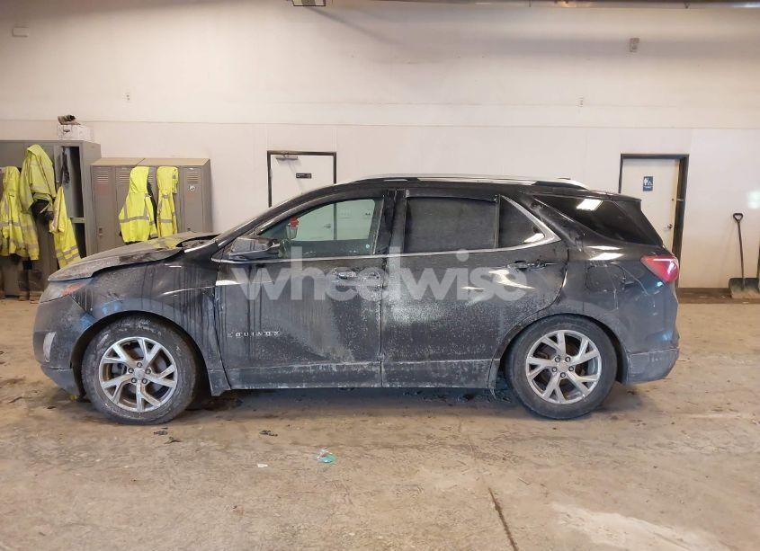 Photo 15 of 2018 Chevrolet Equinox LT (VIN 2GNAXTEX8J6273503)