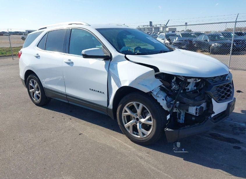 2018 Chevrolet Equinox LT (VIN 2GNAXTEX8J6282251) main photo