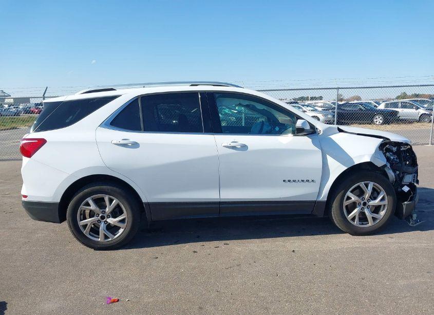 Photo 13 of 2018 Chevrolet Equinox LT (VIN 2GNAXTEX8J6282251)