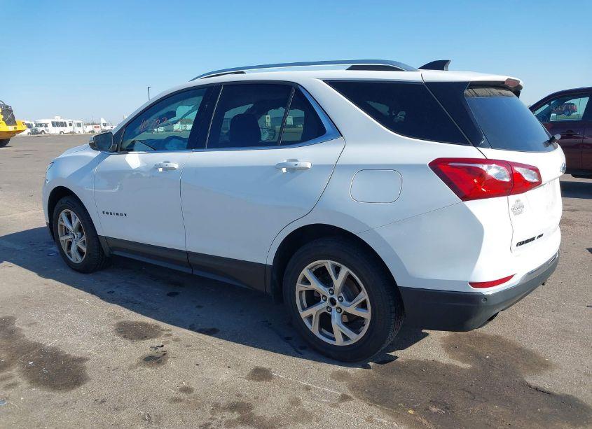 Photo 3 of 2018 Chevrolet Equinox LT (VIN 2GNAXTEX8J6282251)