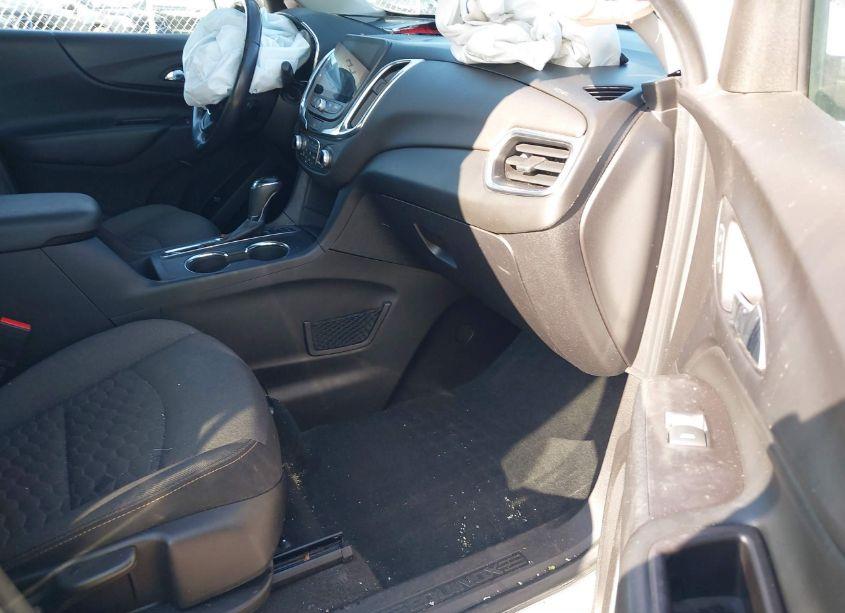 Photo 5 of 2018 Chevrolet Equinox LT (VIN 2GNAXTEX8J6282251)