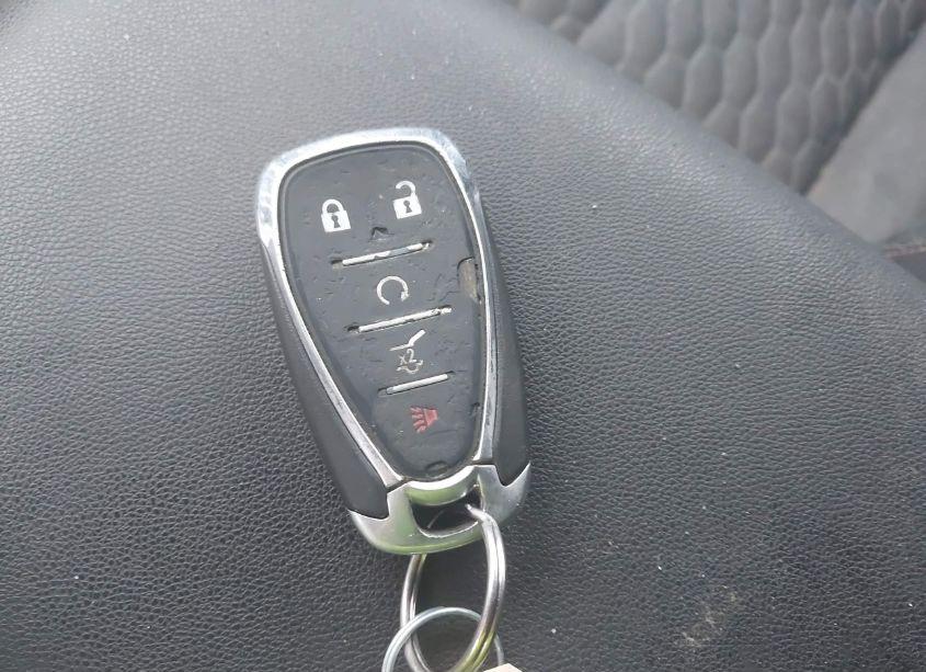 Photo 11 of 2018 Chevrolet Equinox LT (VIN 2GNAXTEX9J6231468)