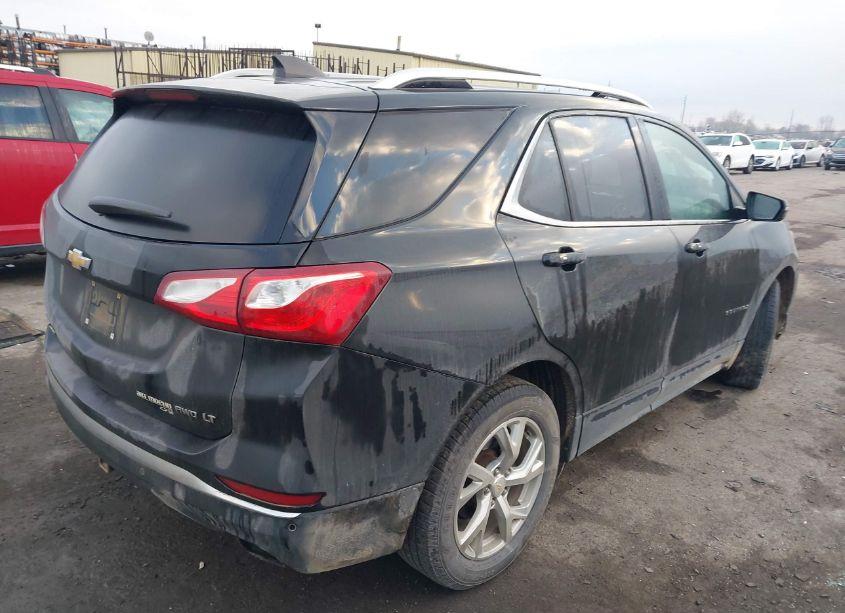 Photo 4 of 2018 Chevrolet Equinox LT (VIN 2GNAXTEX9J6231468)