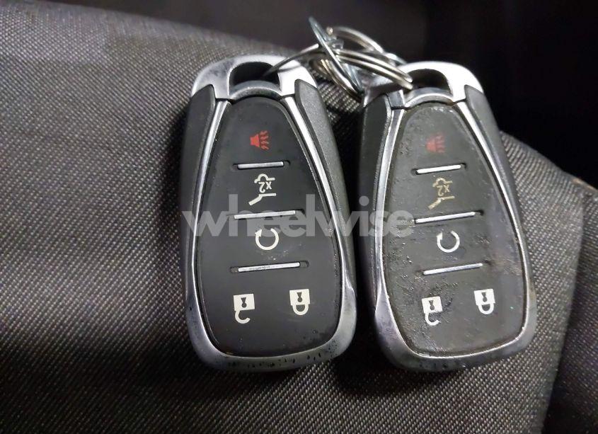 Photo 11 of 2018 Chevrolet Equinox LT (VIN 2GNAXTEX9J6258637)