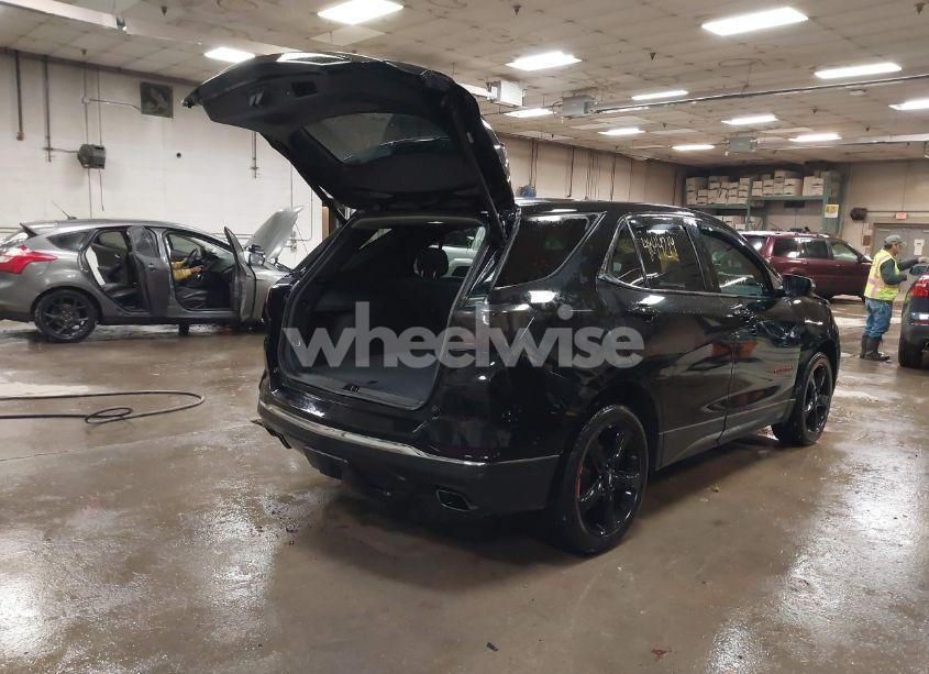 Photo 4 of 2018 Chevrolet Equinox LT (VIN 2GNAXTEX9J6258637)