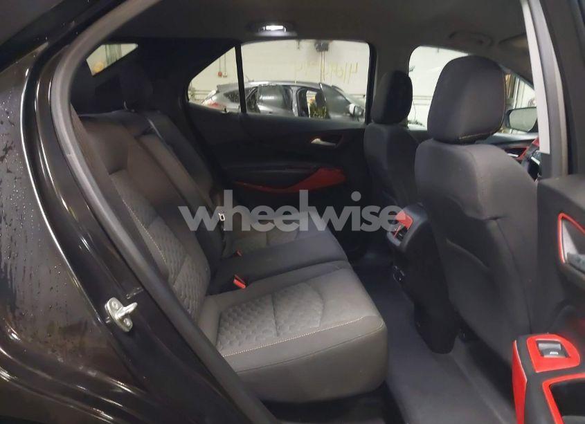 Photo 8 of 2018 Chevrolet Equinox LT (VIN 2GNAXTEX9J6258637)