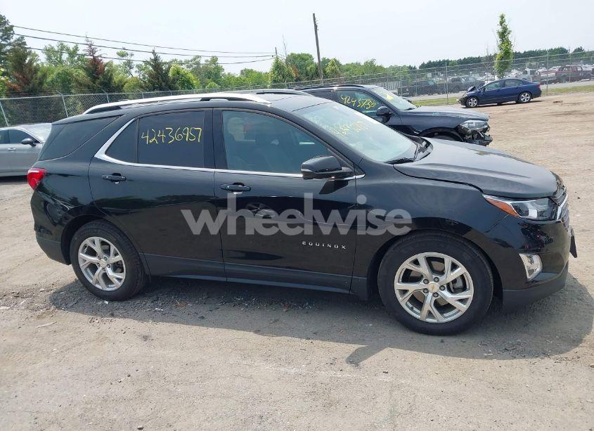 Photo 13 of 2018 Chevrolet Equinox LT (VIN 2GNAXTEX9J6291170)