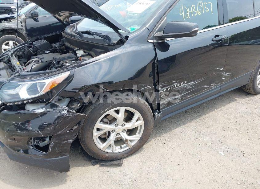 Photo 6 of 2018 Chevrolet Equinox LT (VIN 2GNAXTEX9J6291170)