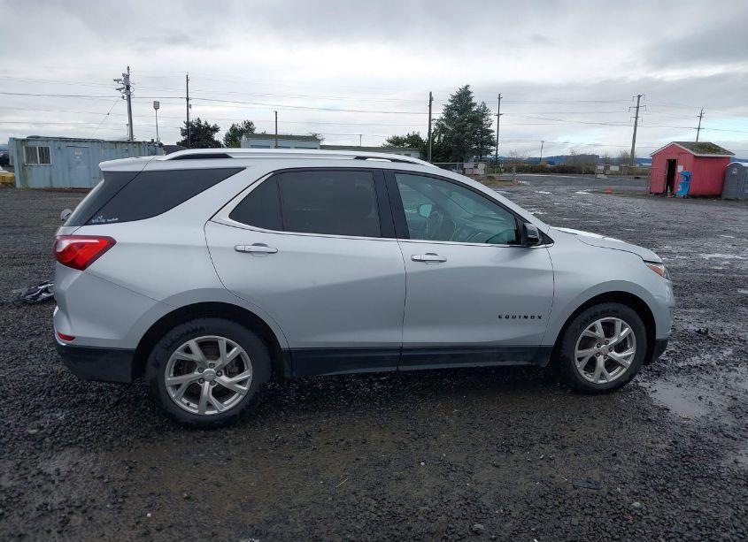 Photo 14 of 2018 Chevrolet Equinox LT (VIN 2GNAXTEX9J6309716)