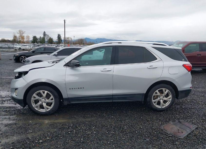 Photo 15 of 2018 Chevrolet Equinox LT (VIN 2GNAXTEX9J6309716)