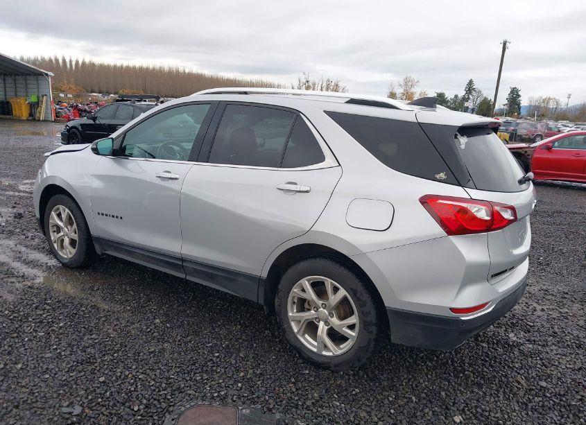 Photo 3 of 2018 Chevrolet Equinox LT (VIN 2GNAXTEX9J6309716)