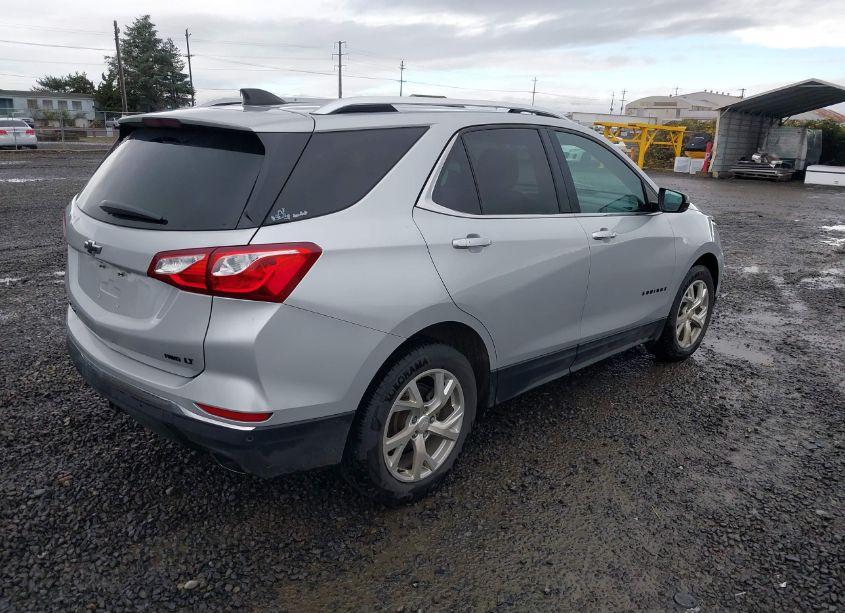 Photo 4 of 2018 Chevrolet Equinox LT (VIN 2GNAXTEX9J6309716)