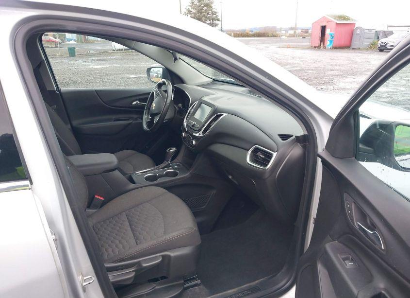 Photo 5 of 2018 Chevrolet Equinox LT (VIN 2GNAXTEX9J6309716)