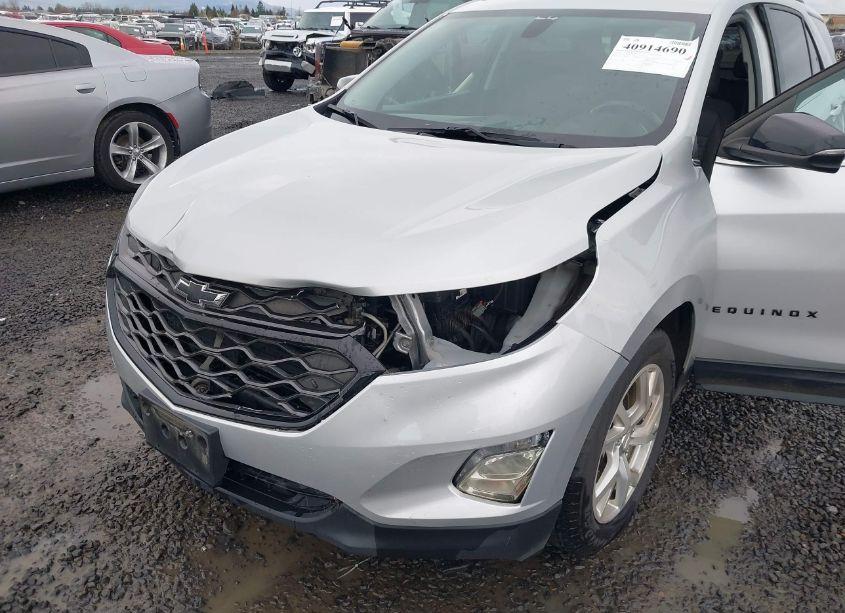 Photo 6 of 2018 Chevrolet Equinox LT (VIN 2GNAXTEX9J6309716)