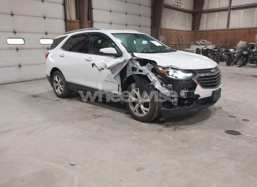 2018 Chevrolet Equinox LT (VIN 2GNAXTEX9J6335099) main photo