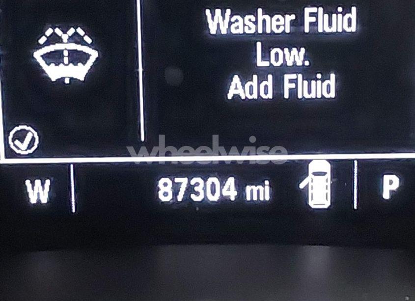 Photo 15 of 2018 Chevrolet Equinox LT (VIN 2GNAXTEX9J6335099)