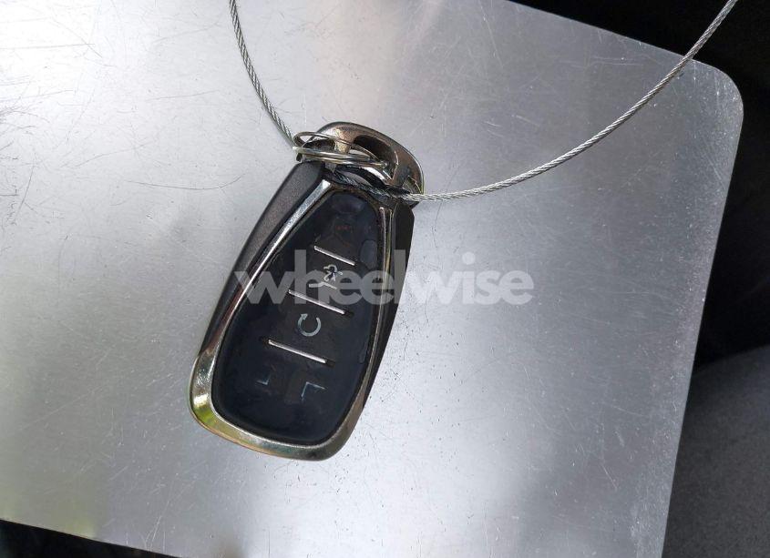 Photo 11 of 2018 Chevrolet Equinox LT (VIN 2GNAXTEXXJ6155520)