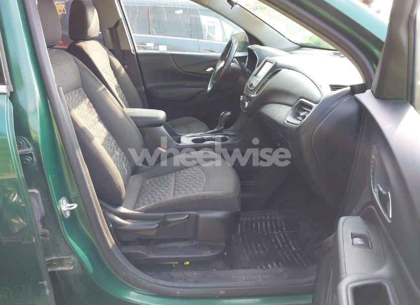 Photo 5 of 2018 Chevrolet Equinox LT (VIN 2GNAXTEXXJ6155520)