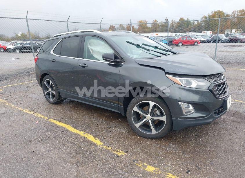 2019 Chevrolet Equinox LT (VIN 2GNAXUEV0K6121690) main photo