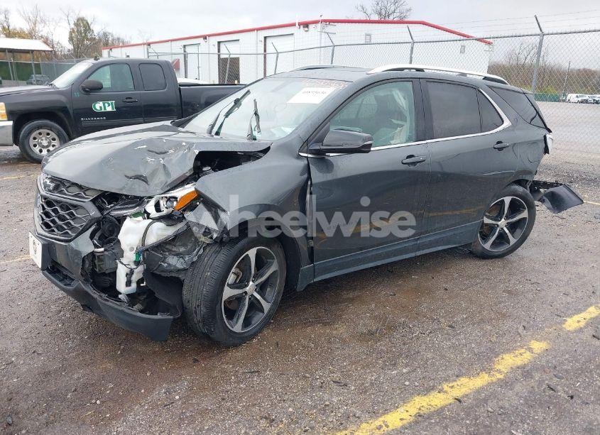 Photo 2 of 2019 Chevrolet Equinox LT (VIN 2GNAXUEV0K6121690)